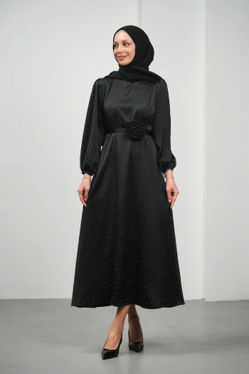 Siyah Çiçek Kemerli Taşlı Saten Abiye