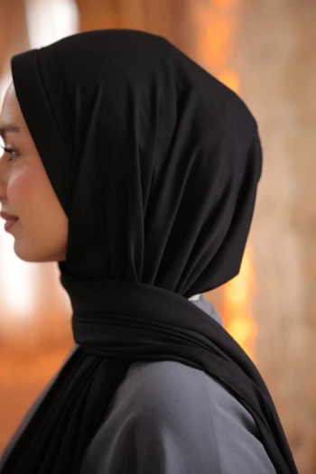 Siyah Helen Önü Süngerli Pratik Penye Şal