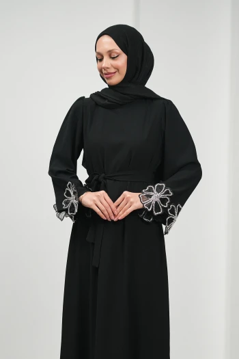 Siyah Kol Ve Etek Ucu Çiçek Taşlı Abiye