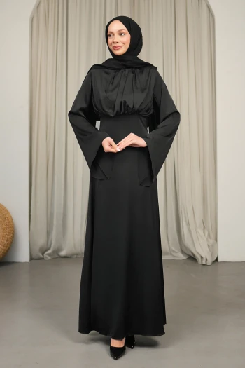 Siyah Omuzları Vatkatlı Saten Abiye