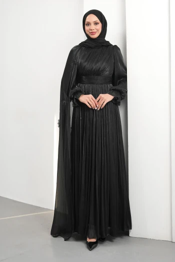 Siyah Pelerin Detaylı Piliseli Abiye