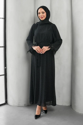 Siyah Serpme Taşlı Kolu Tüğlü Abiye