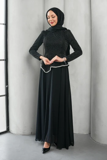 Siyah Taş Detaylı Tasarım Abiye