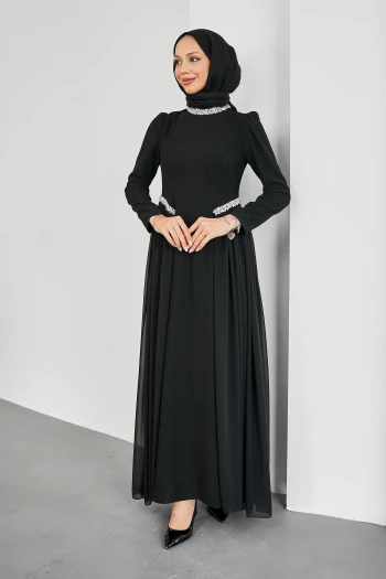 Siyah Yaka Ve Bel Taşlı Kuyruklu Abiye