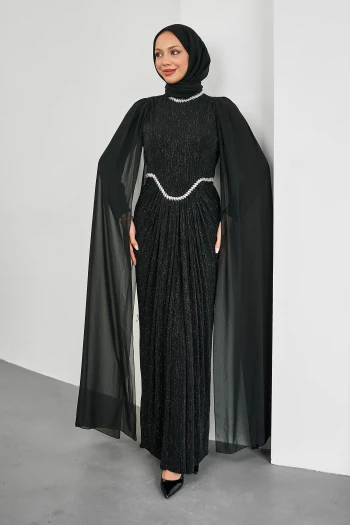 Siyah Yakası Ve Beli Taşlı Pelerin Detaylı Abiye