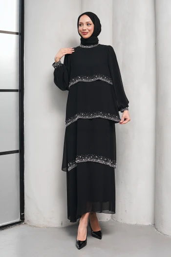 Siyah Yakası Ve Katları Taş Detaylı Şifon Abiye