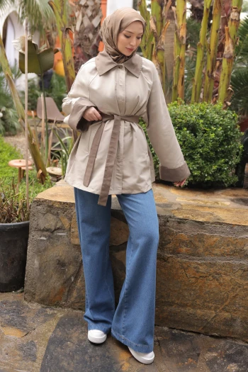 Taş Kuşaklı Garnili Kısa Trençkot