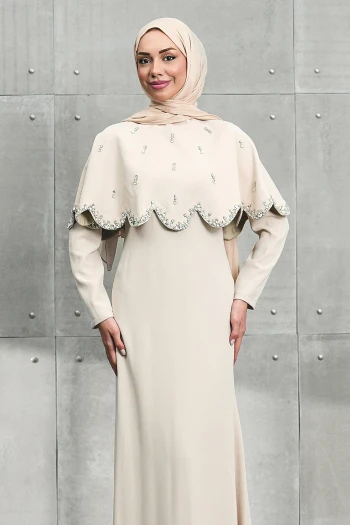 Bej Seyyar Pelerinli Taşlı Balık Model Abiye