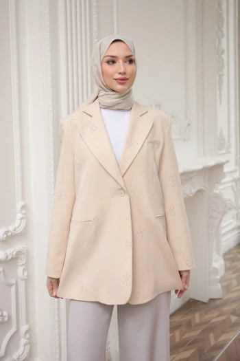 Bej Taş Detaylı Astarlı Ceket