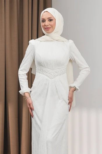 Ekru Bel Detaylı Balık Model Güpürlü Abiye