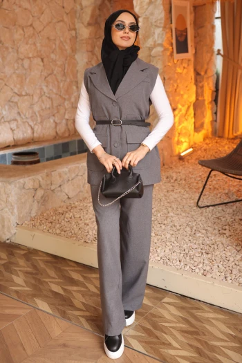 Gri Çift Cepli Kemerli Yelek Pantolonlu Takım