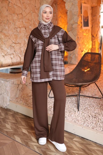 Kahverengi Atkı Detaylı Gömlek Pantolonlu Ekose Takım