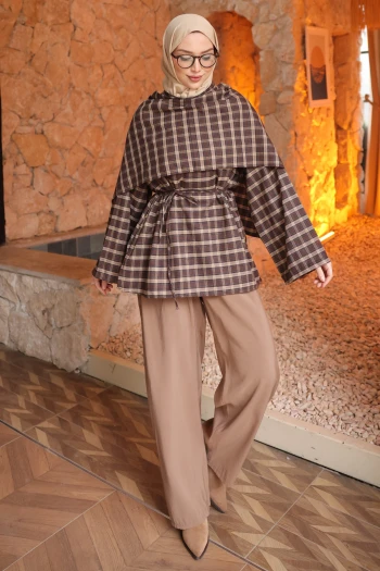 Kahverengi Ekose Desen Bel Bağlamalı Şal Detay Tunik