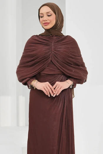 Kahverengi Önü Drapeli Seyyar Pelerinli Abiye