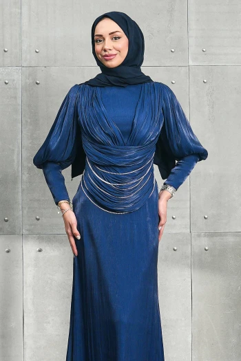 Lacivert Beli Zincir Detaylı Drapeli Janjan Abiye