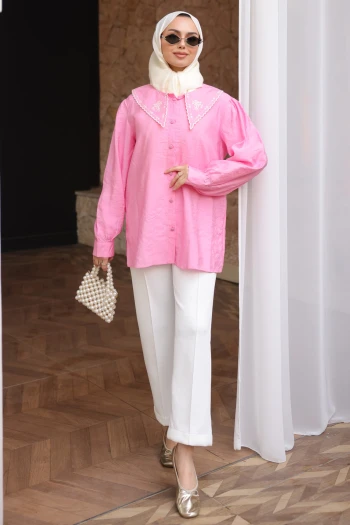 Pembe NFC-5345 Yaka Nakışlı Düğmeli Gömlek