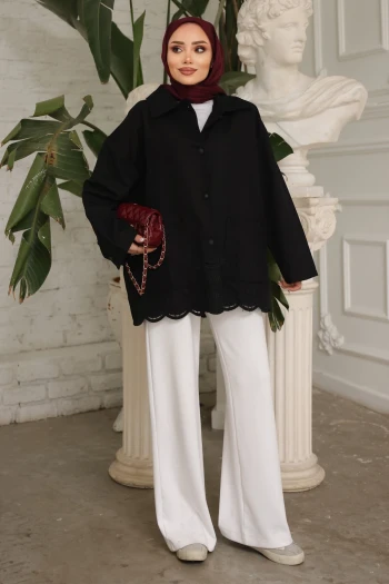 Siyah Eteği Nakış İşlemeli Gabardin Ceket