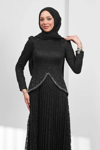 Siyah Güpürlü Eteği Piliseli Tasarım Abiye