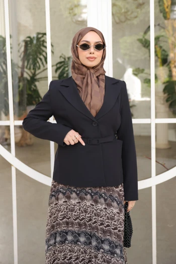 Siyah Kravuze Yaka Kemerli Ceket Şifon Etekli Takım