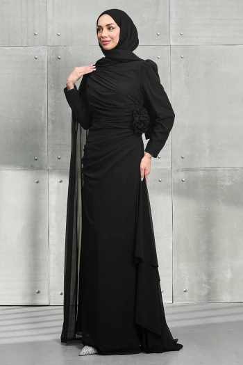 Siyah Pelerinli Gül Detaylı Şifon Abiye