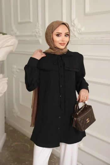 Siyah Yaka Detaylı Gömlek