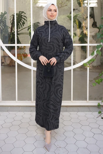 Siyah Yarım Fermuarlı Fitilli Desenli Elbise