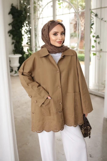 Vizon Eteği Nakış İşlemeli Gabardin Ceket