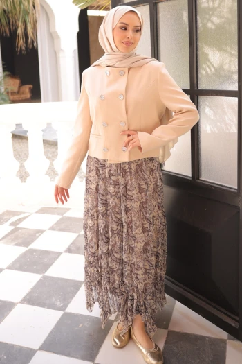 Bej Eteği Şifon Ceketli Takım