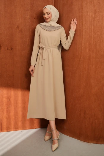 Bej Yaka Güpürlü Kuşaklı Elbise