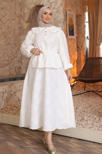 Beyaz Kendinden Desenli Gömlek Etekli Takım