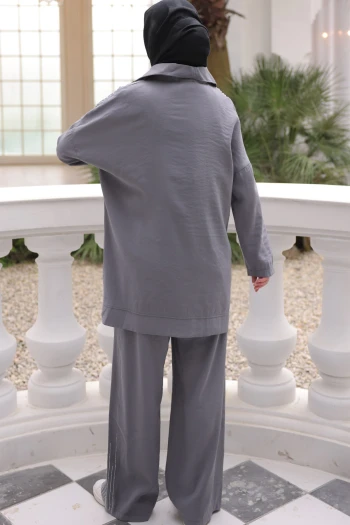 Gri Yaka Fermuarlı Taş Detaylı Tunik Pantolonlu Takım
