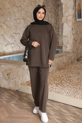 Haki Yanı Yırtmaçlı Tunik Pantolonlu Takım