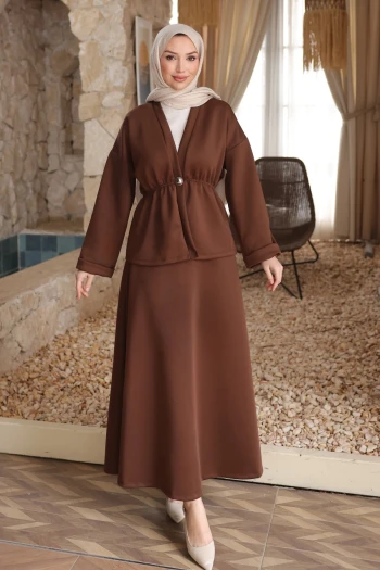 Kahverengi Düğmeli Lastikli Ceket Etekli Takım