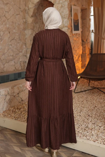 Kahverengi Kol Lastikli Kuşaklı Gofre Elbise