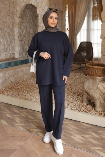 Lacivert Yanı Yırtmaçlı Tunik Pantolonlu Takım