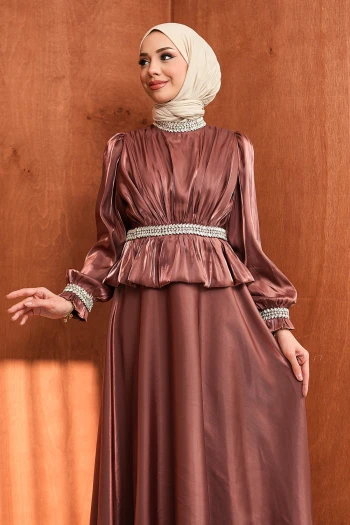 Mürdüm Beli Volan Detaylı Taşlı Janjan Saten Abiye