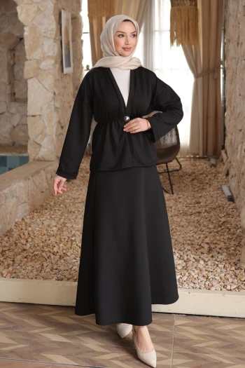 Siyah Düğmeli Lastikli Ceket Etekli Takım