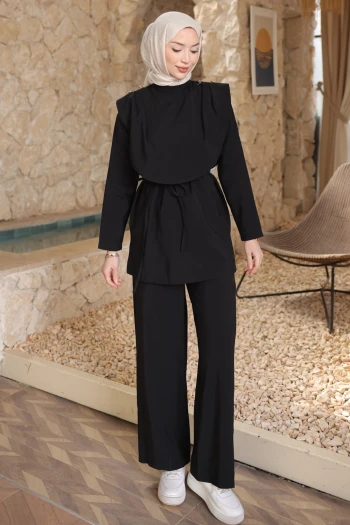 Siyah Omuz Düğmeli Bel Kuşaklı Pantolonlu Takım