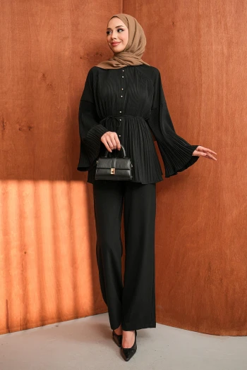 Siyah Piliseli Hakim Yaka Tunik Pantolonlu Krep Takım