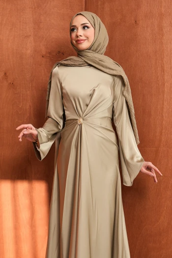 Vizon Önü Pelerinli Drapeli Saten Abiye