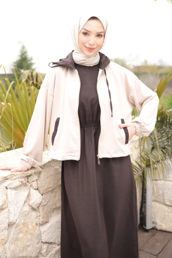 Bej Garnili Hırka Elbise İkili Kombin