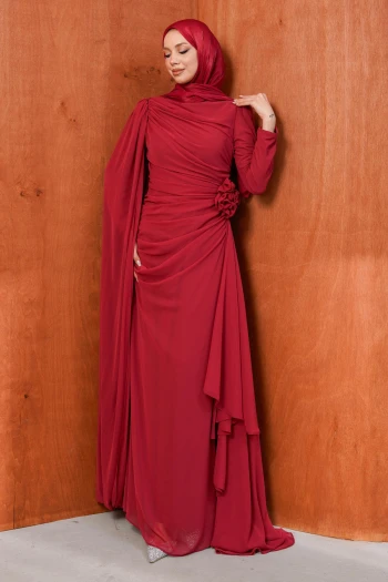 Bordo Pelerinli Gül Detaylı Şifon Abiye