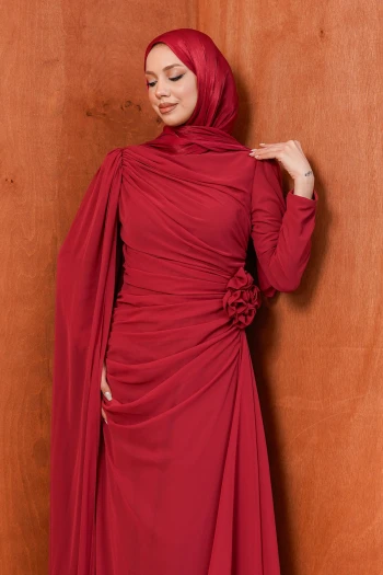 Bordo Pelerinli Gül Detaylı Şifon Abiye