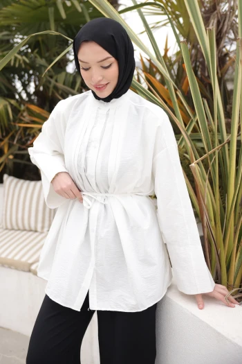 Ekru Önü Piliseli Bağlamalı Tunik