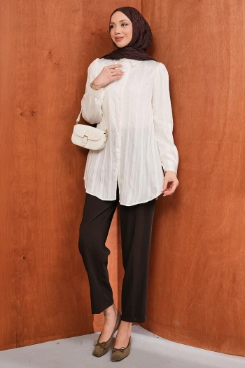 Ekru Taş Detaylı Düğmeli Gömlek