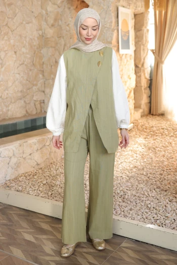 Haki Düğme Detaylı Keten Pantolonlu Takım