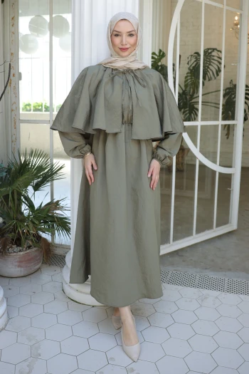 Haki Pelerin Detaylı  Kol Lastikli Elbise