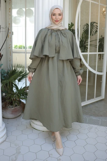 Haki Pelerin Detaylı  Kol Lastikli Elbise