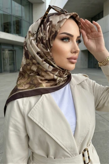 Kahverengi Çiçek Desenli Soft Eşarp