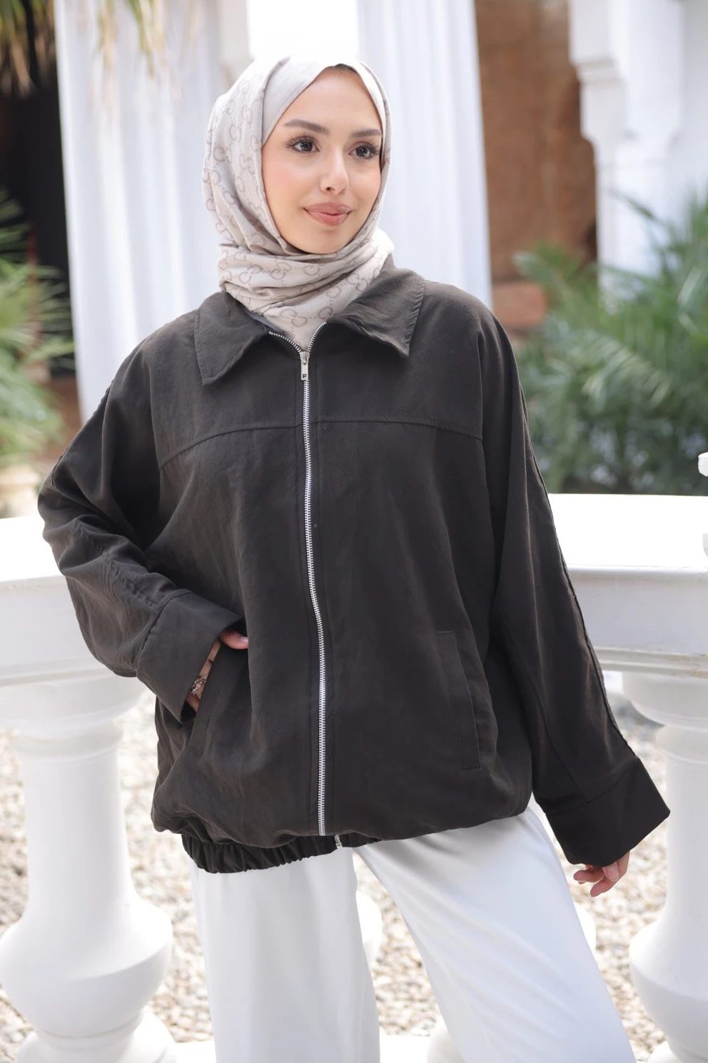 Kahverengi Fermuarlı Cepli Beli Lastikli Ceket